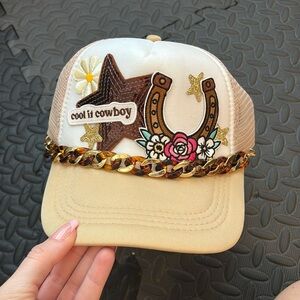 Trucker hat